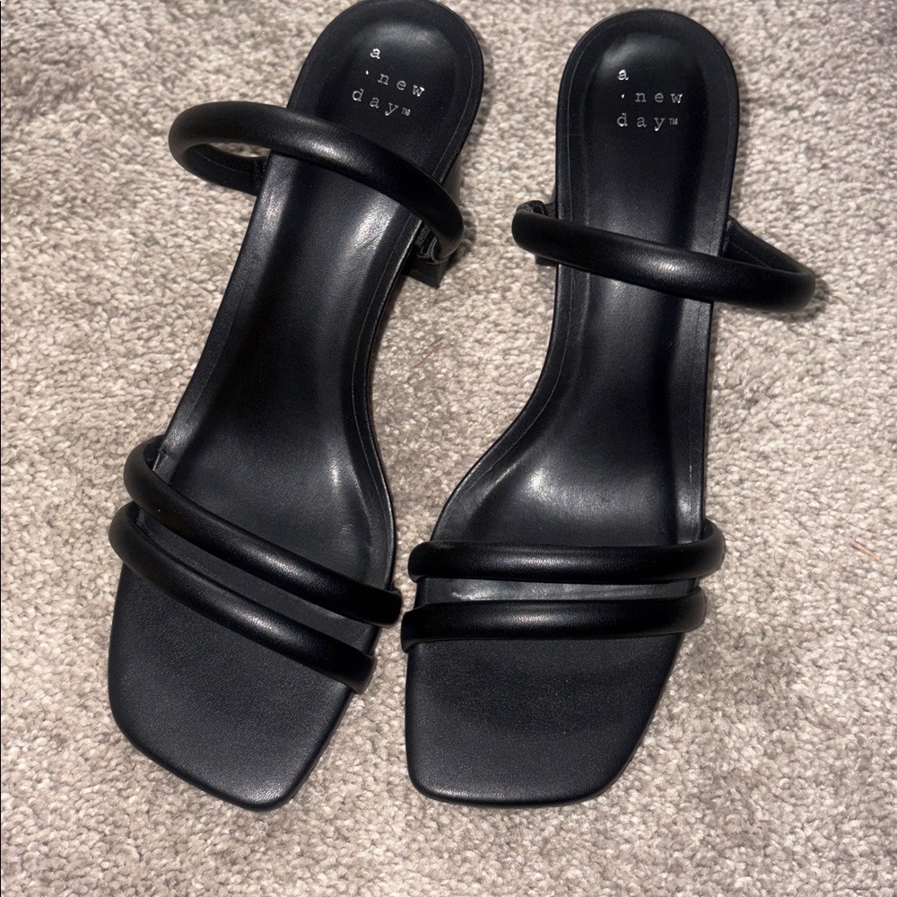 A New Day jet Black Strappy block heels 3 inch size 9.5 new - Picture 7 of 7